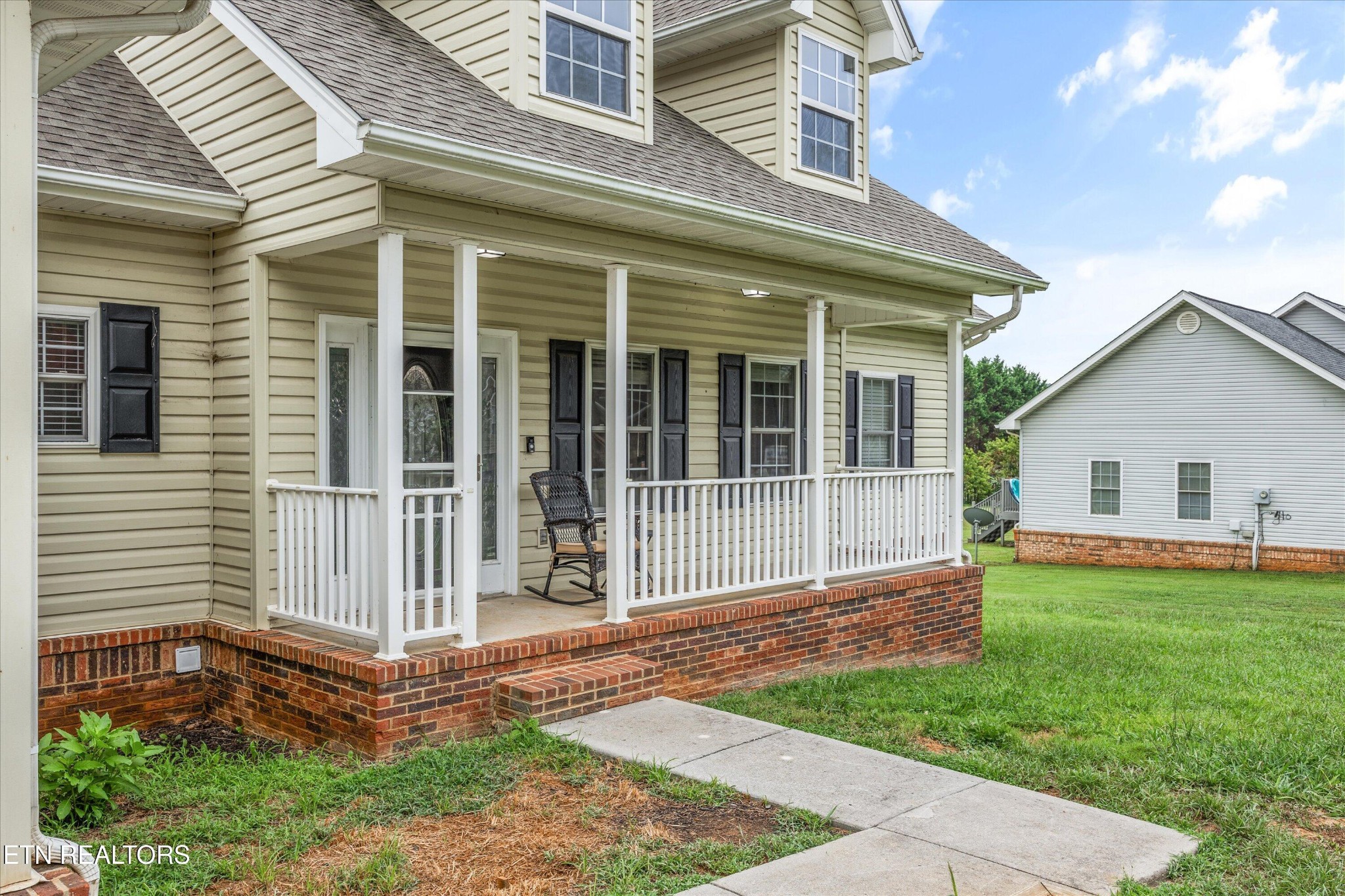 1924 River Vista Circle