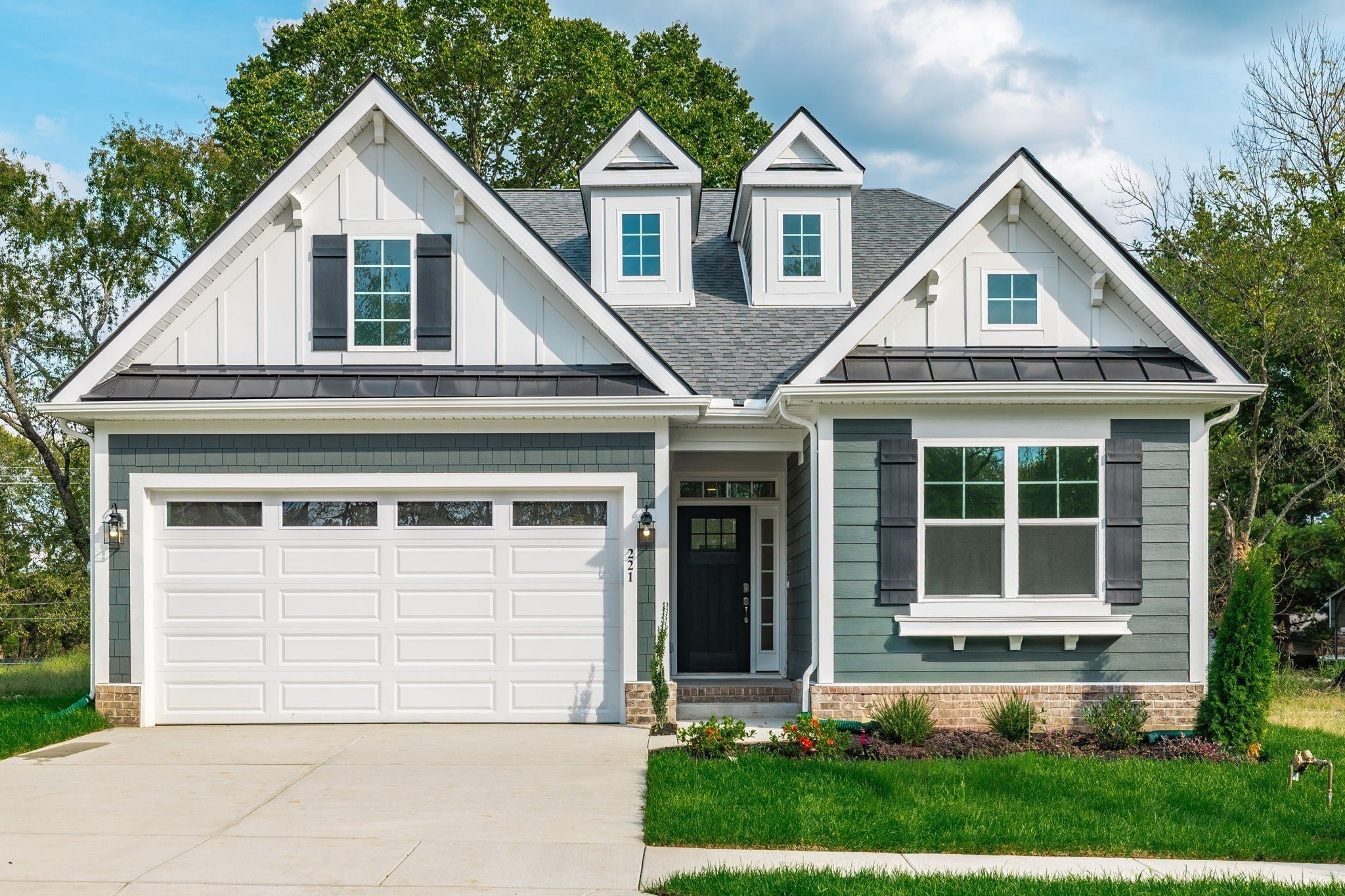 5-bed listing at 221 Crown Gardens Ct, Hermitage