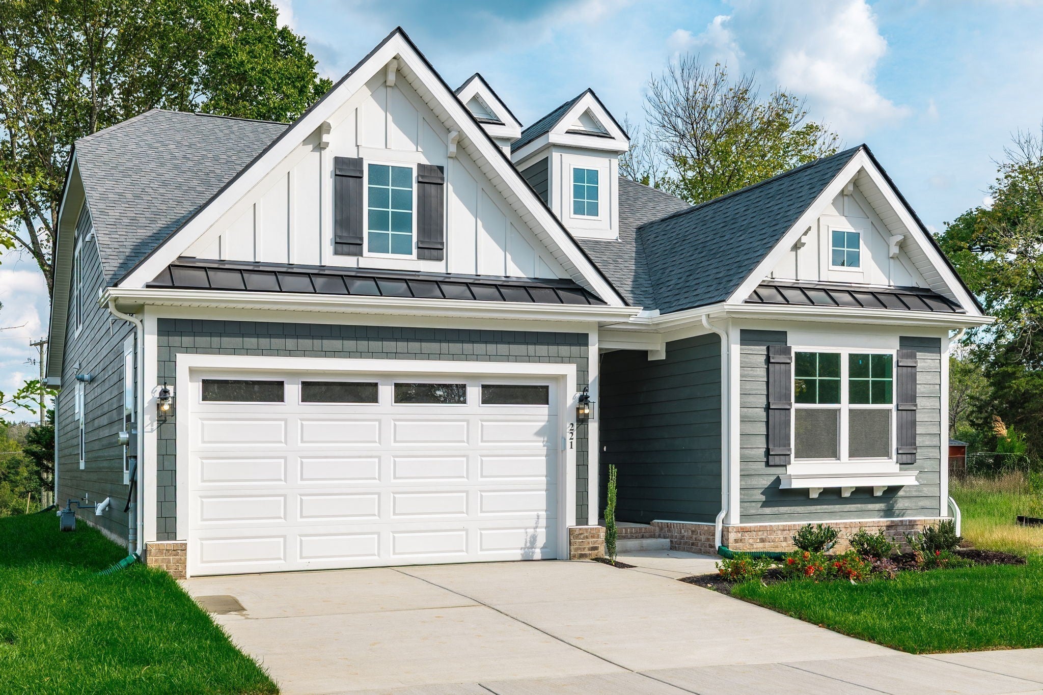 221 Crown Gardens Ct
