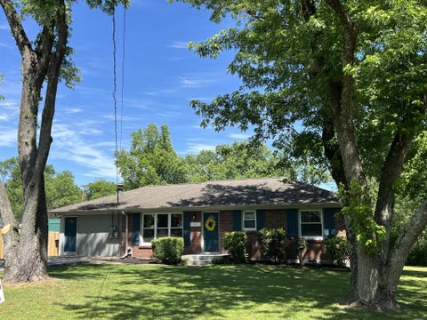 Photo of 809 Colfax Dr SE, Nashville, TN 37214 (MLS # 3512399)