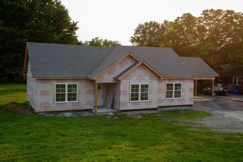 702 Adams Dr Shelbyville TN 37160