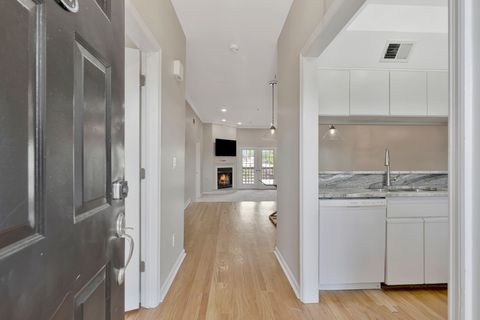 145 W End Pl Nashville TN 37205