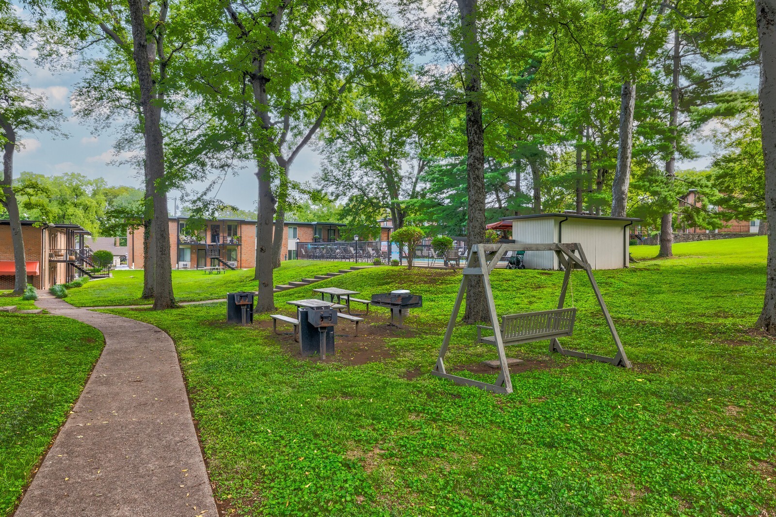 Search Listings 2 2601 Hillsboro Pike J4