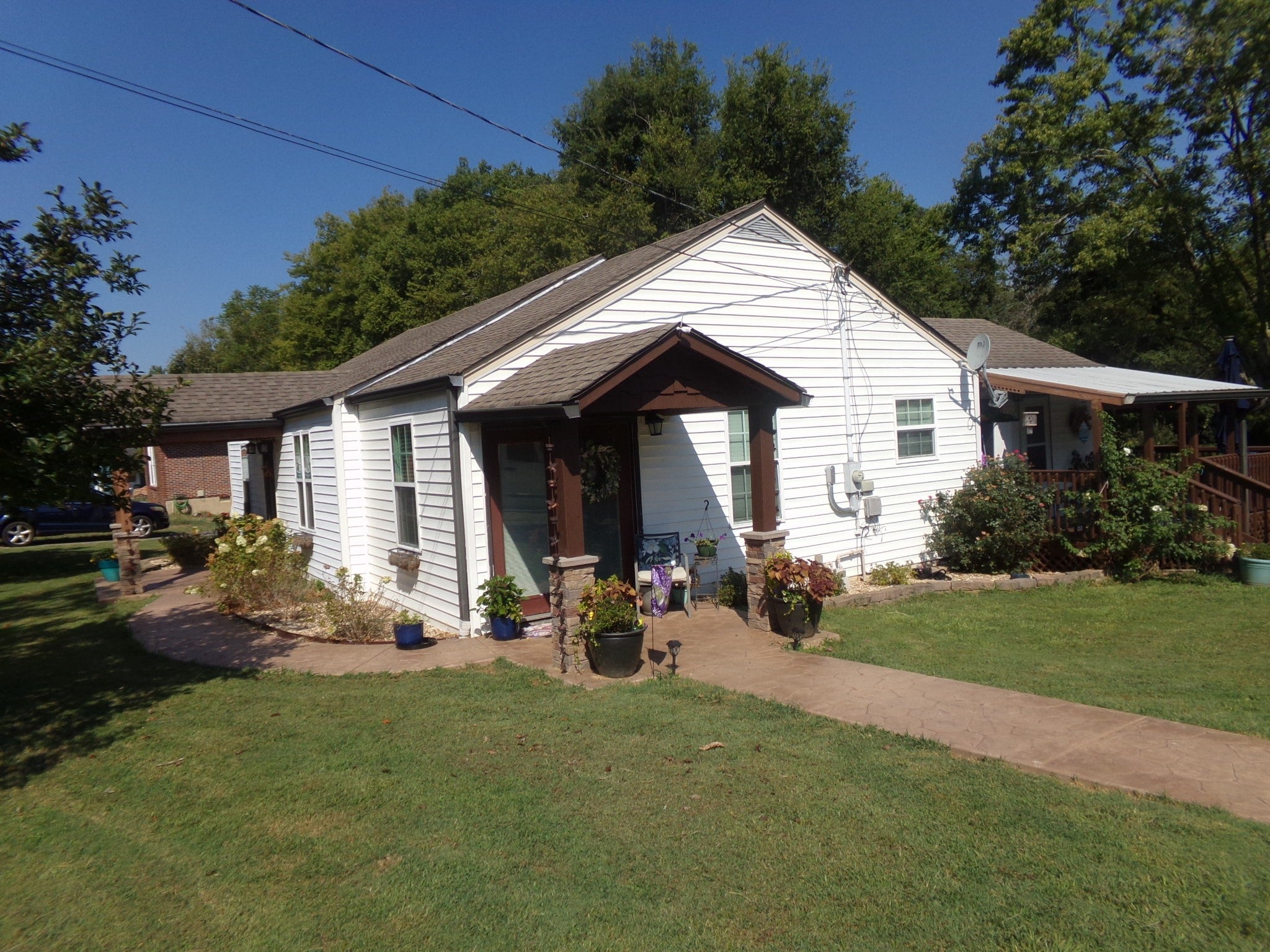 326 Hillsdale St