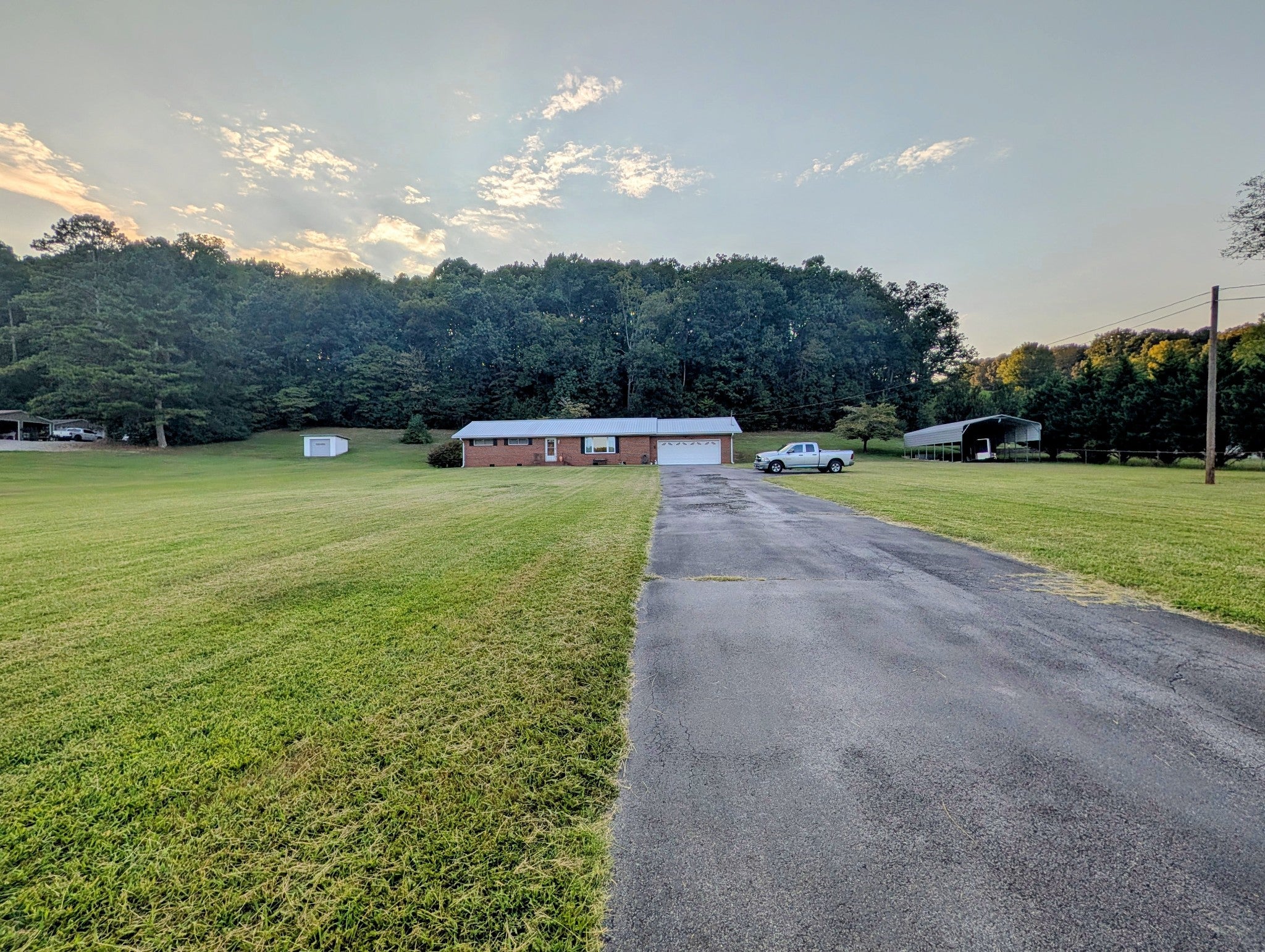 4392 Blue Springs Rd