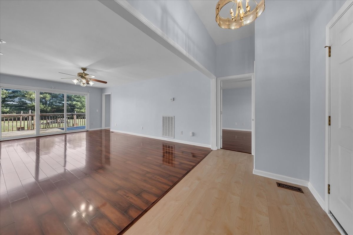 4007 Meadow View Cir