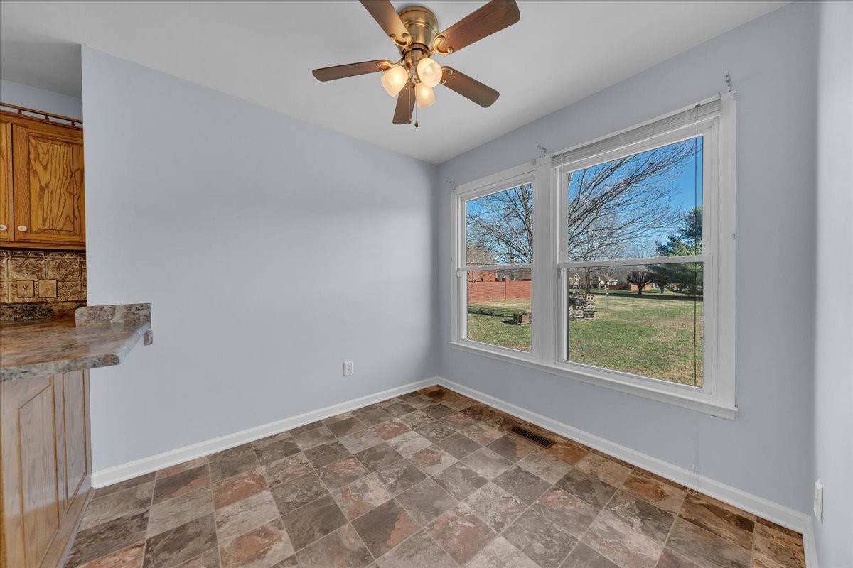 4007 Meadow View Cir