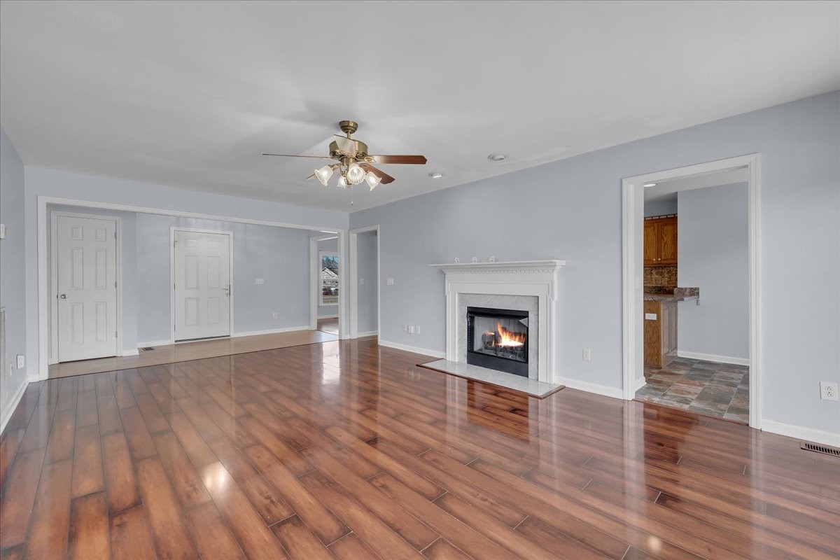 4007 Meadow View Cir