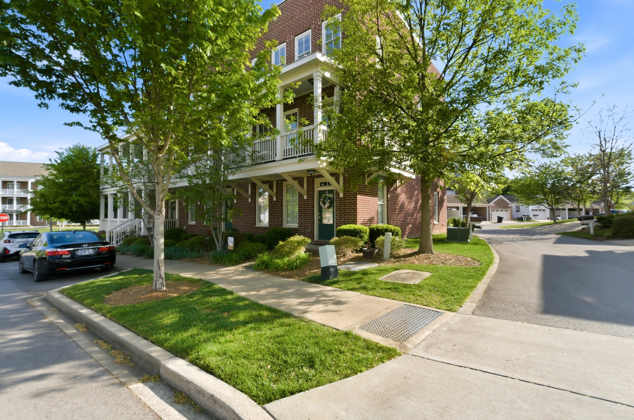 419 Henry Russell St