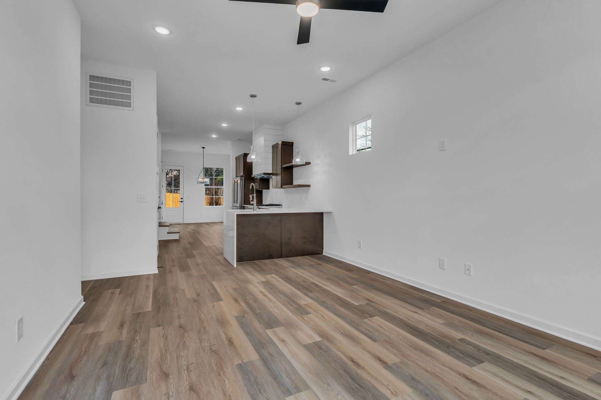 725 Idlewild Dr
