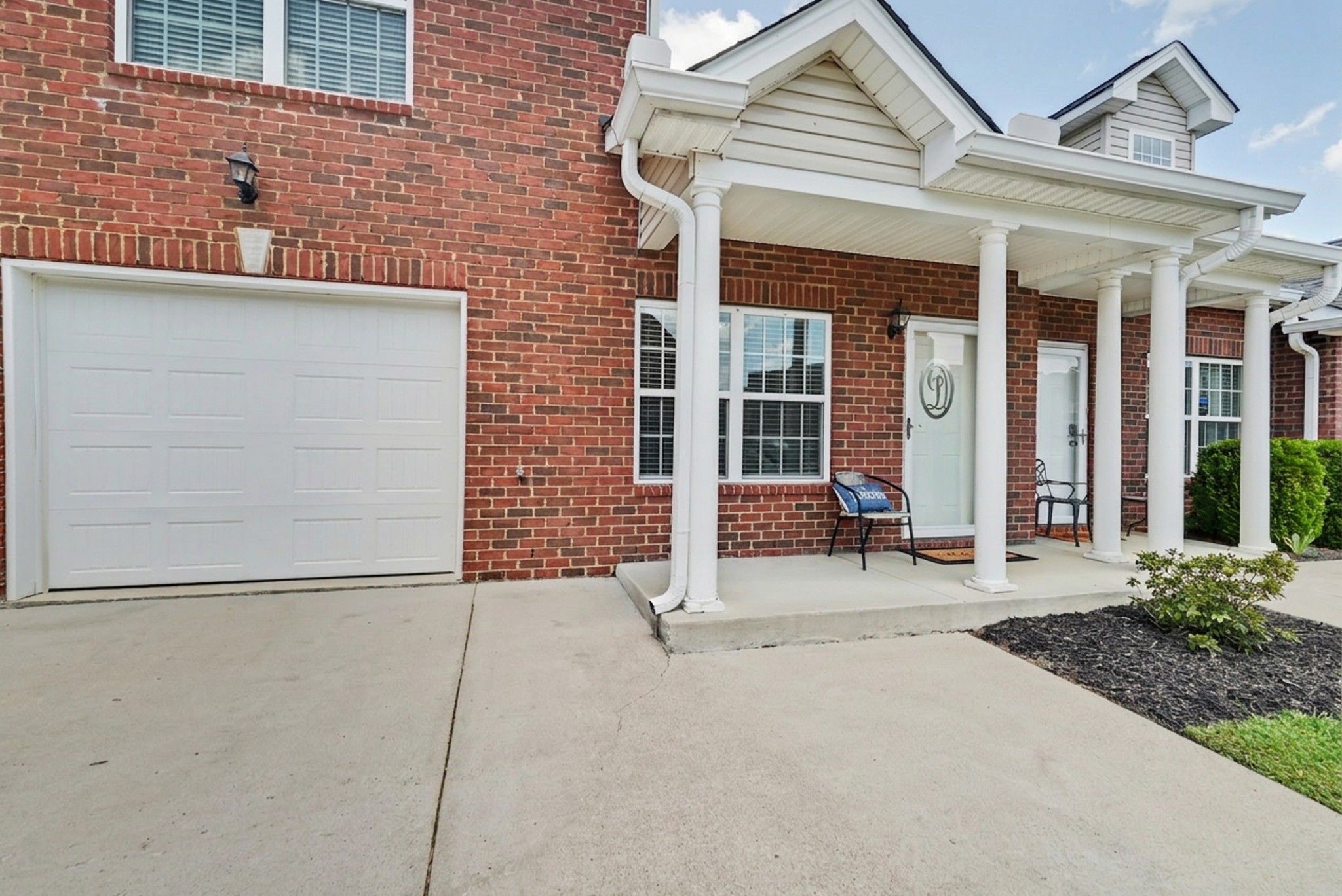 601 Villa Pl