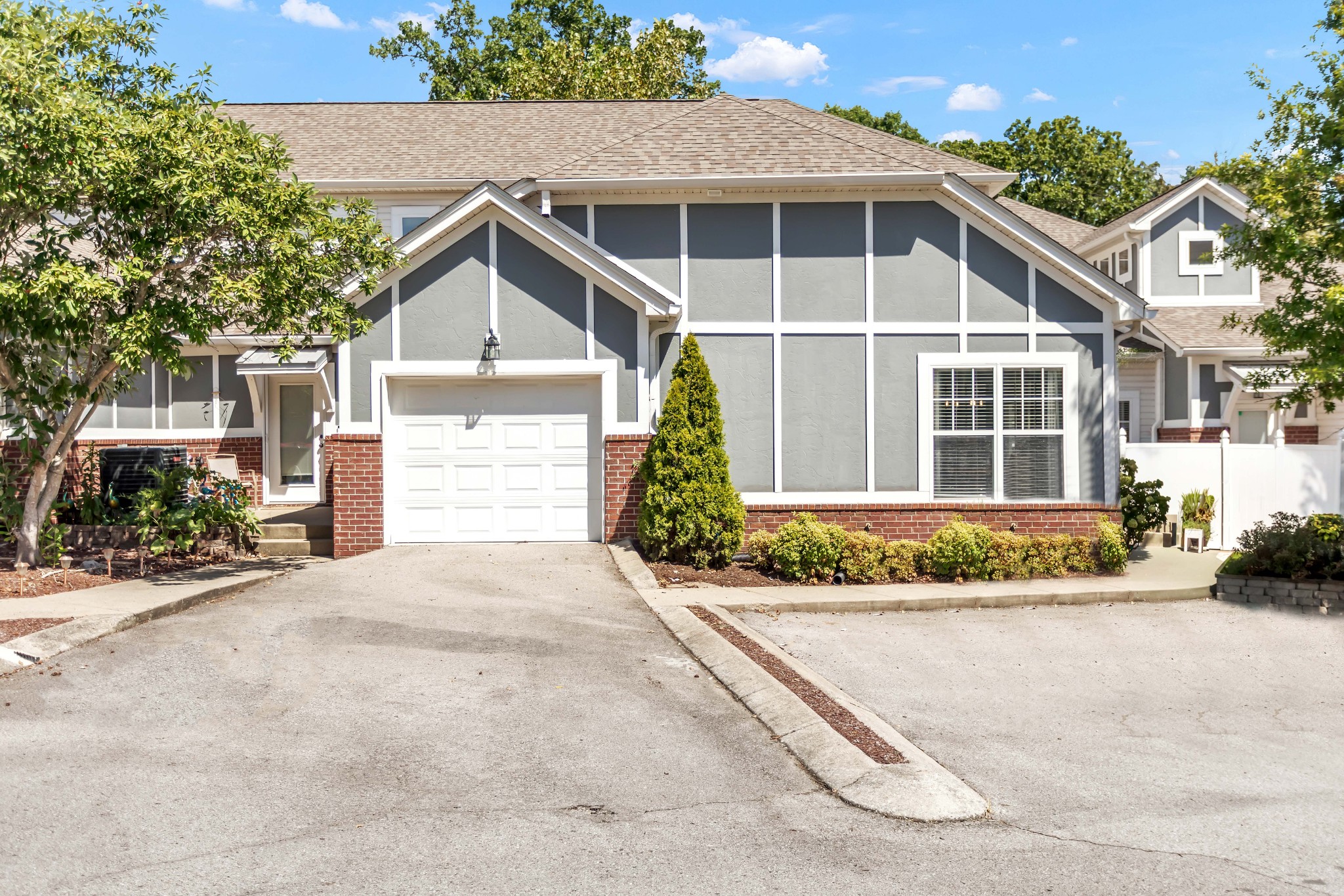 809 Bracken Trl