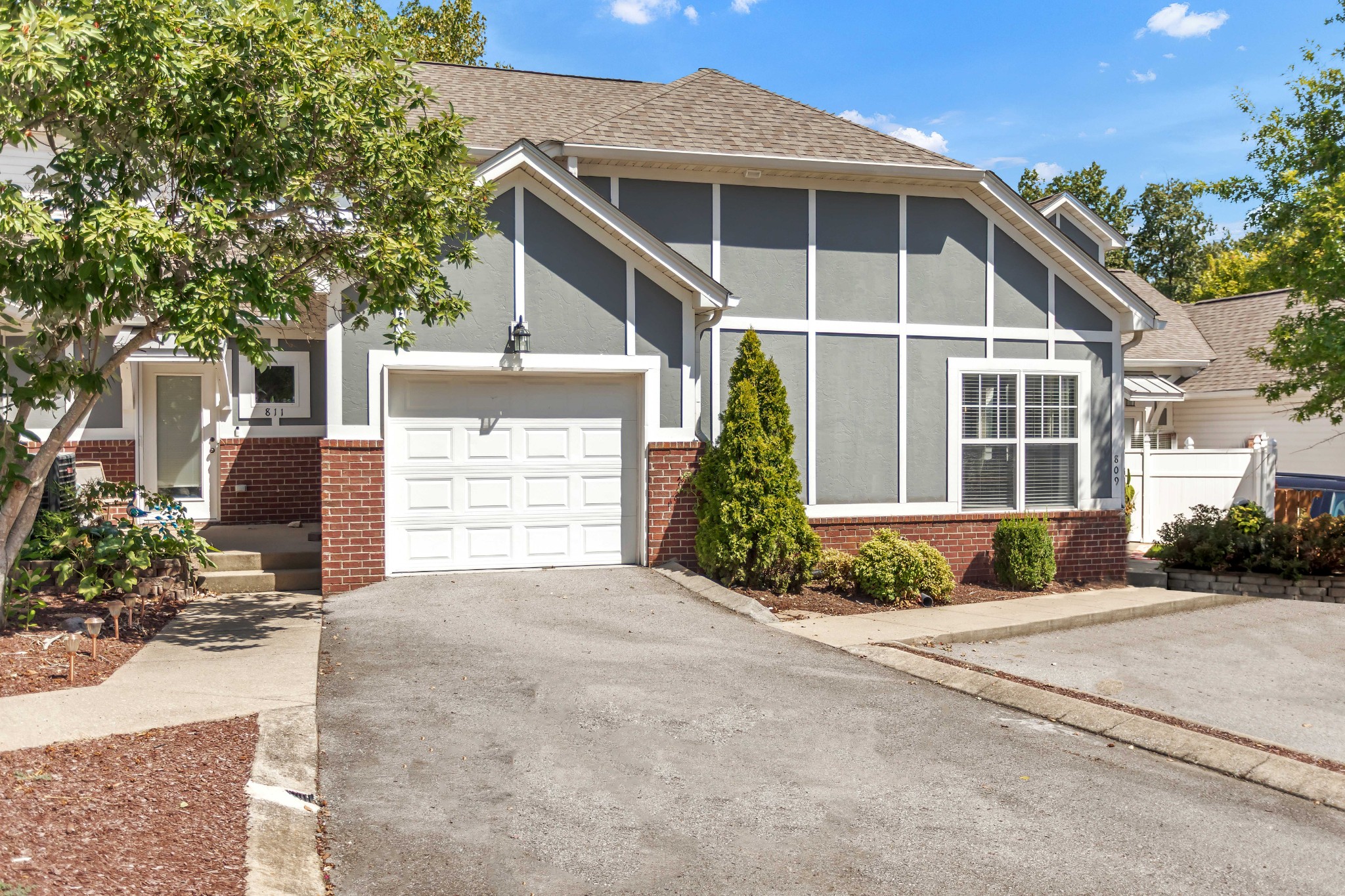 809 Bracken Trl