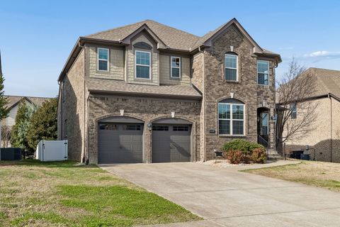 1129 Stockwell Dr Murfreesboro TN 37128