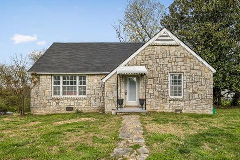 305 8th Ave S Lewisburg TN 37091