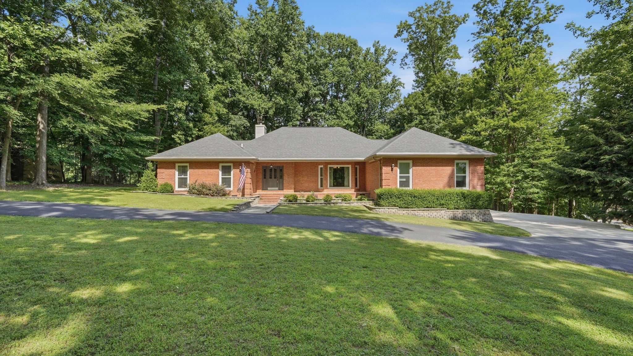 419 Laurel Crown Rd