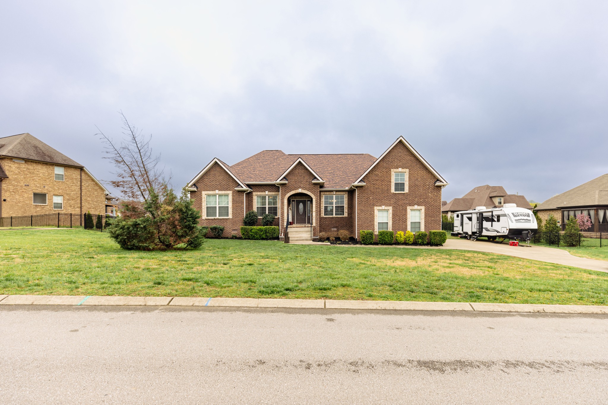 2250 London Ln