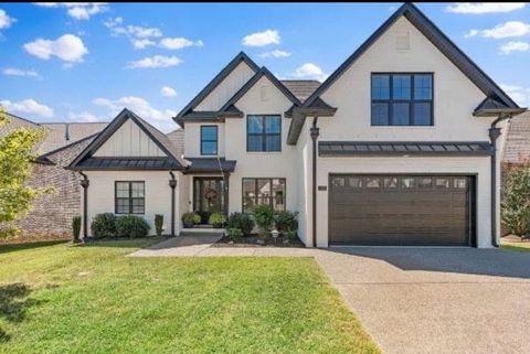 137 Pima Trl Lebanon TN 37087