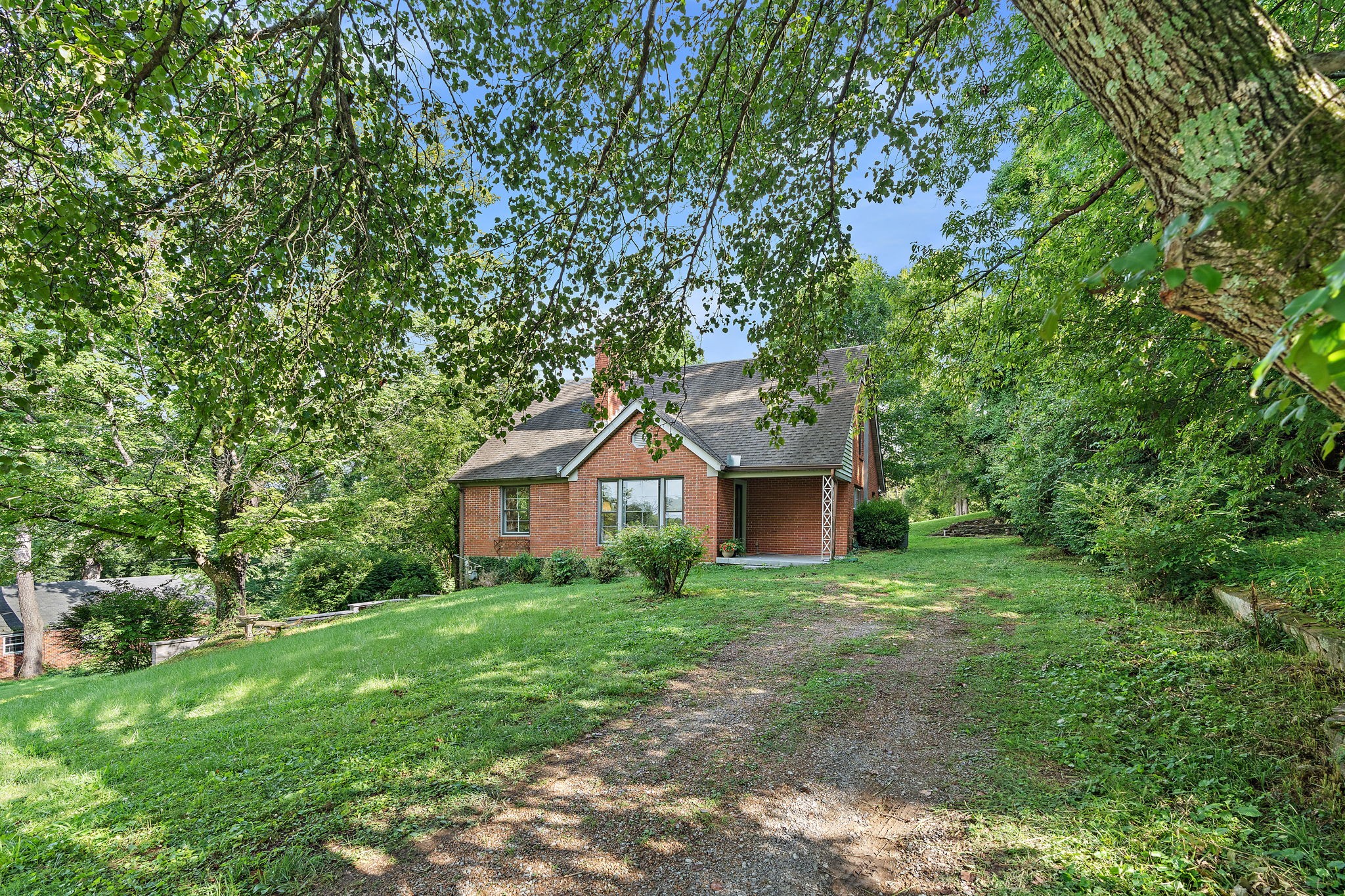 2109 Brookview Dr