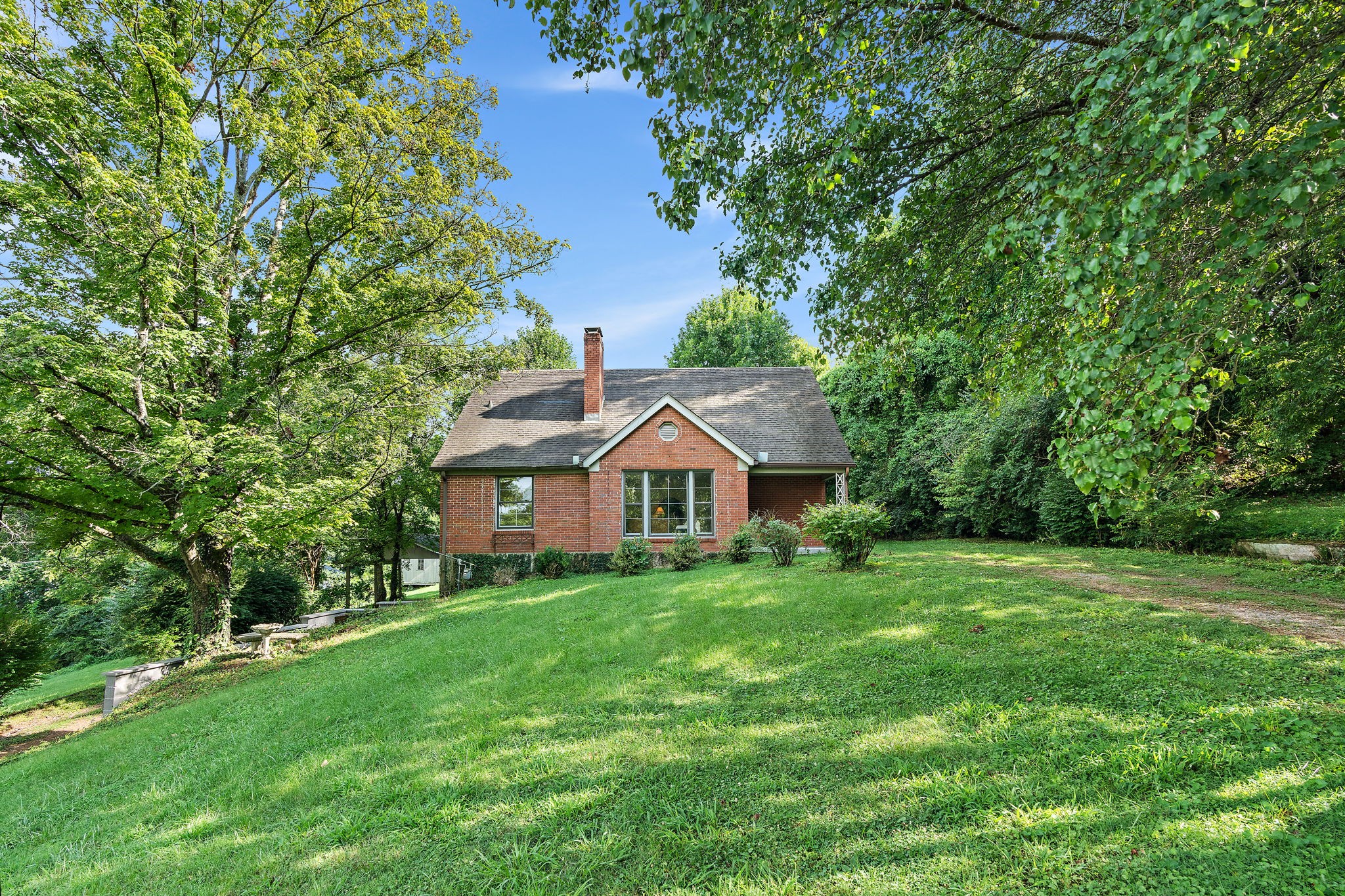 2109 Brookview Dr