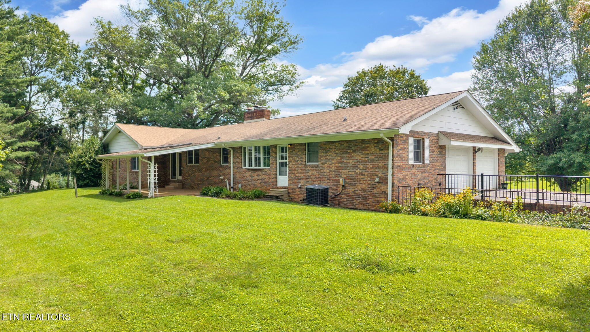 906 Moringside Drive