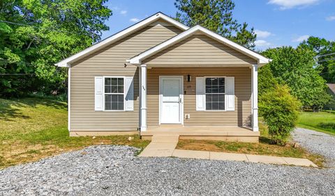 125 Brooks Aly Clarksville TN 37040