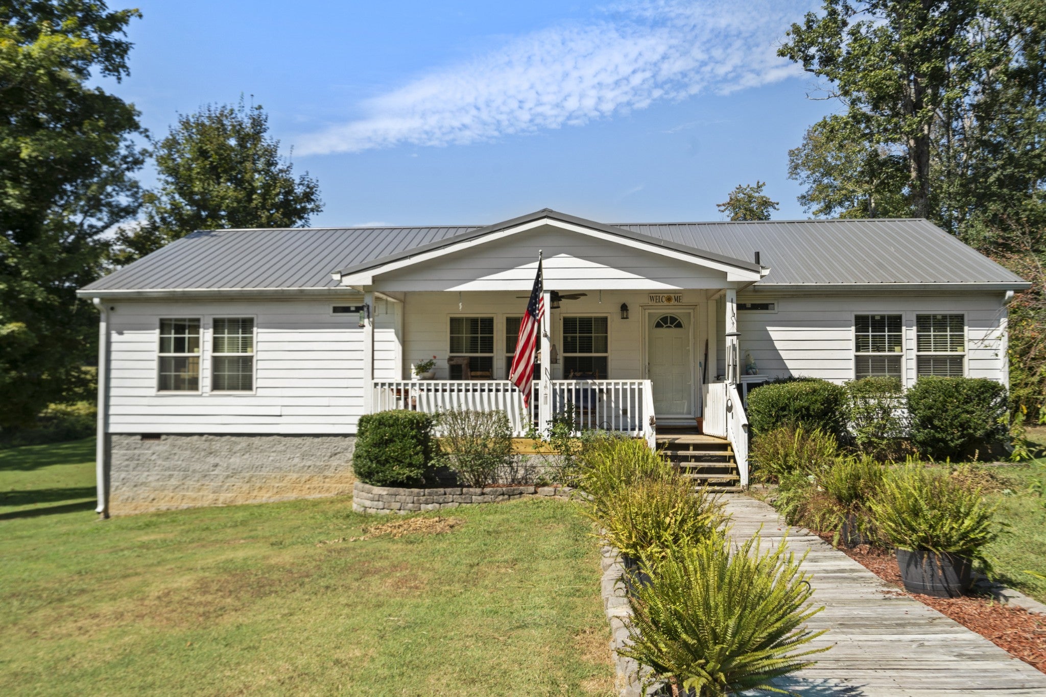 1432 Lecomte Rd
