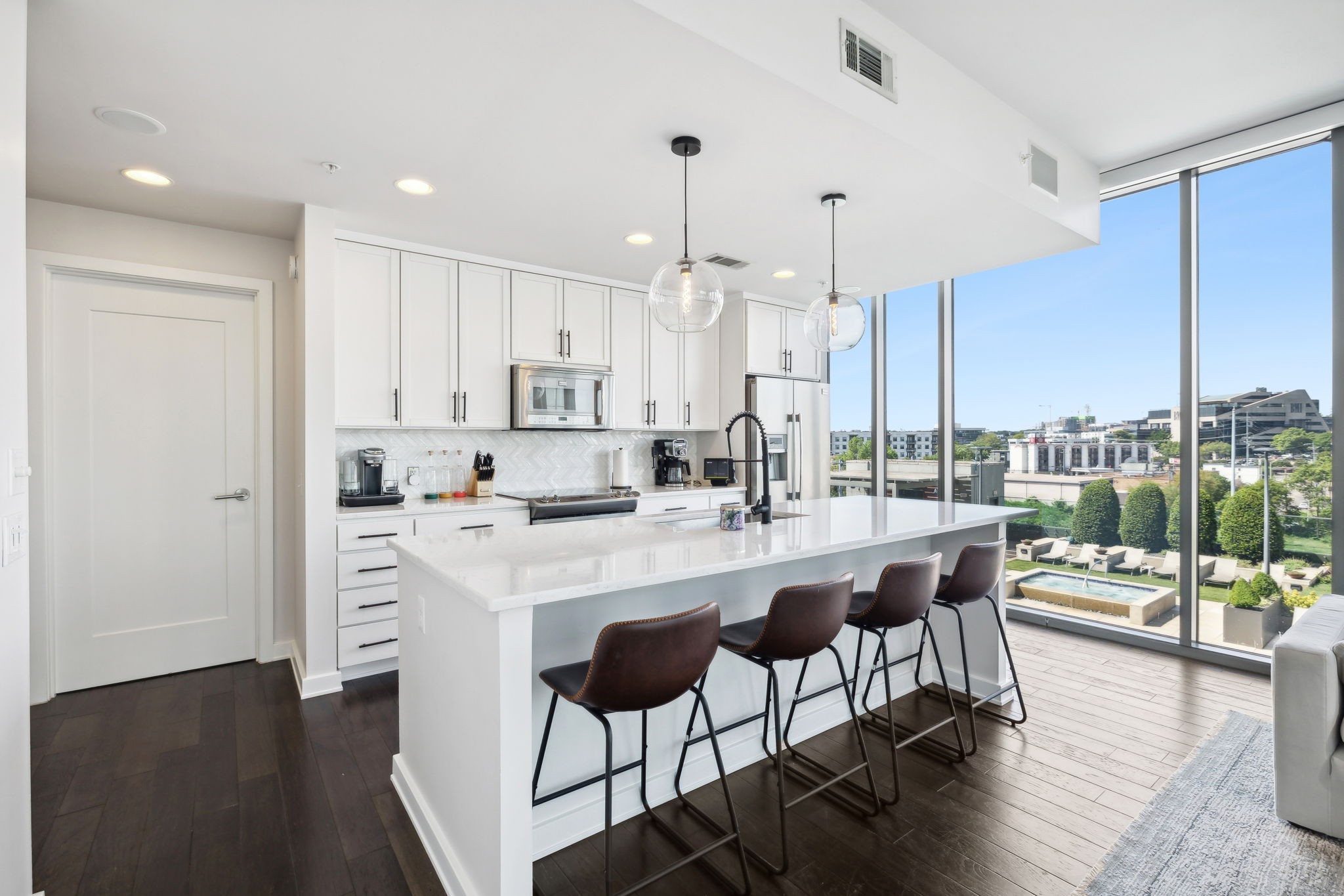 1212 Laurel St 615