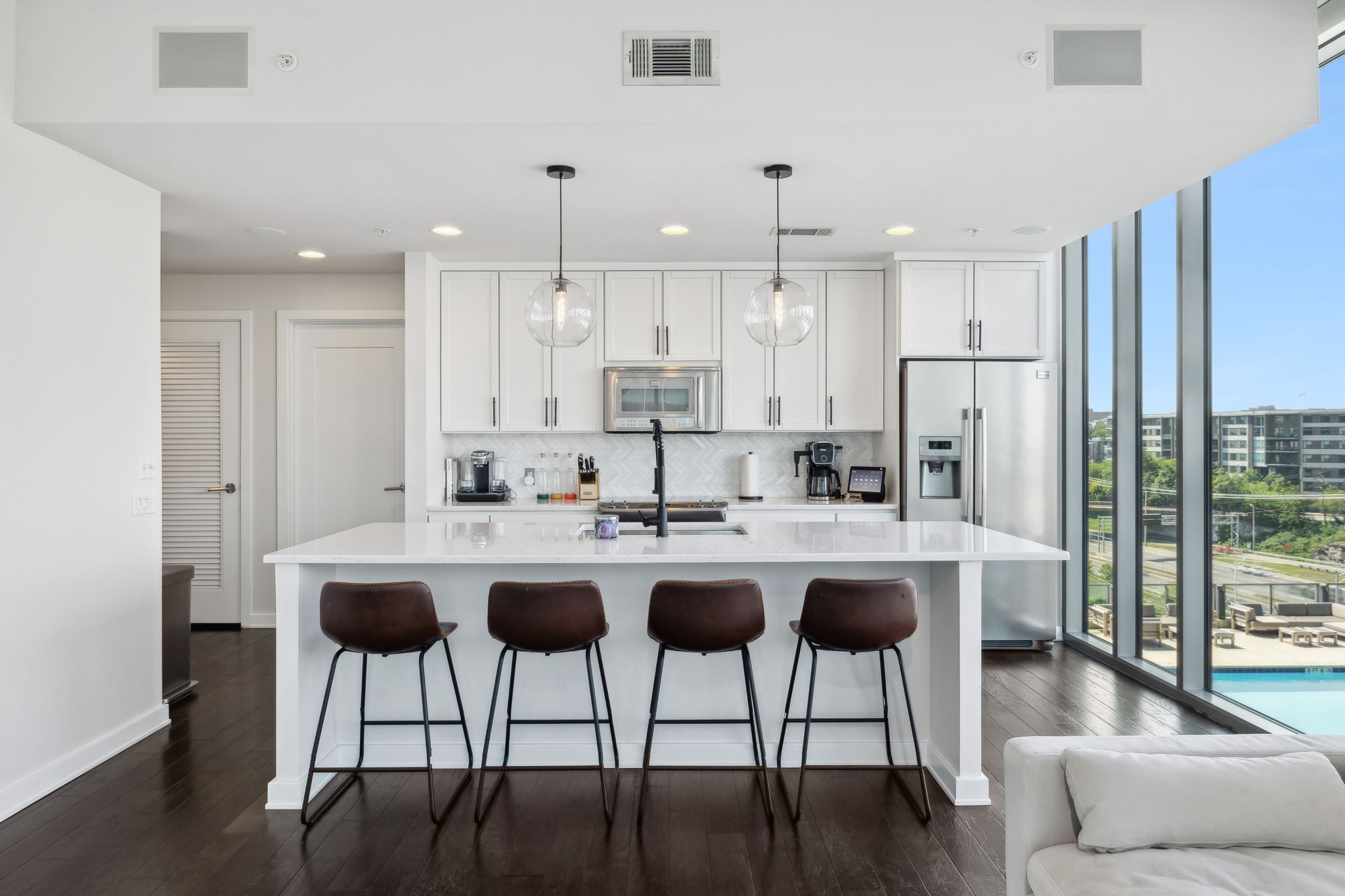1212 Laurel St 615