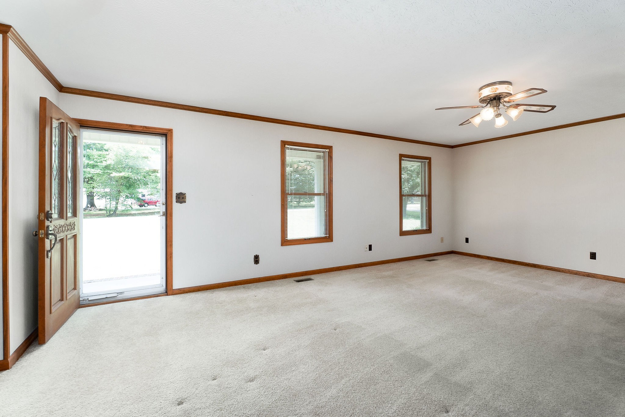945 Quinland Lake Rd
