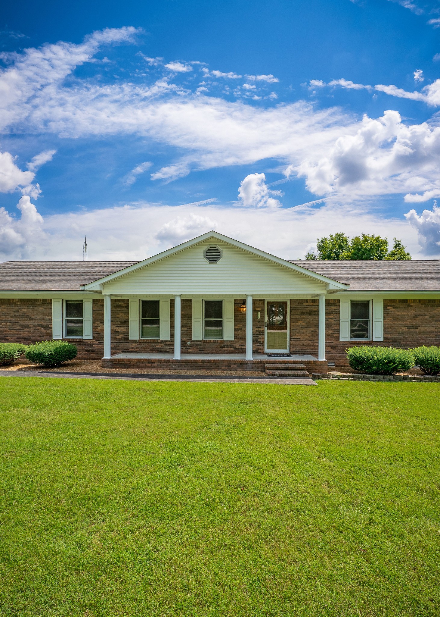 945 Quinland Lake Rd