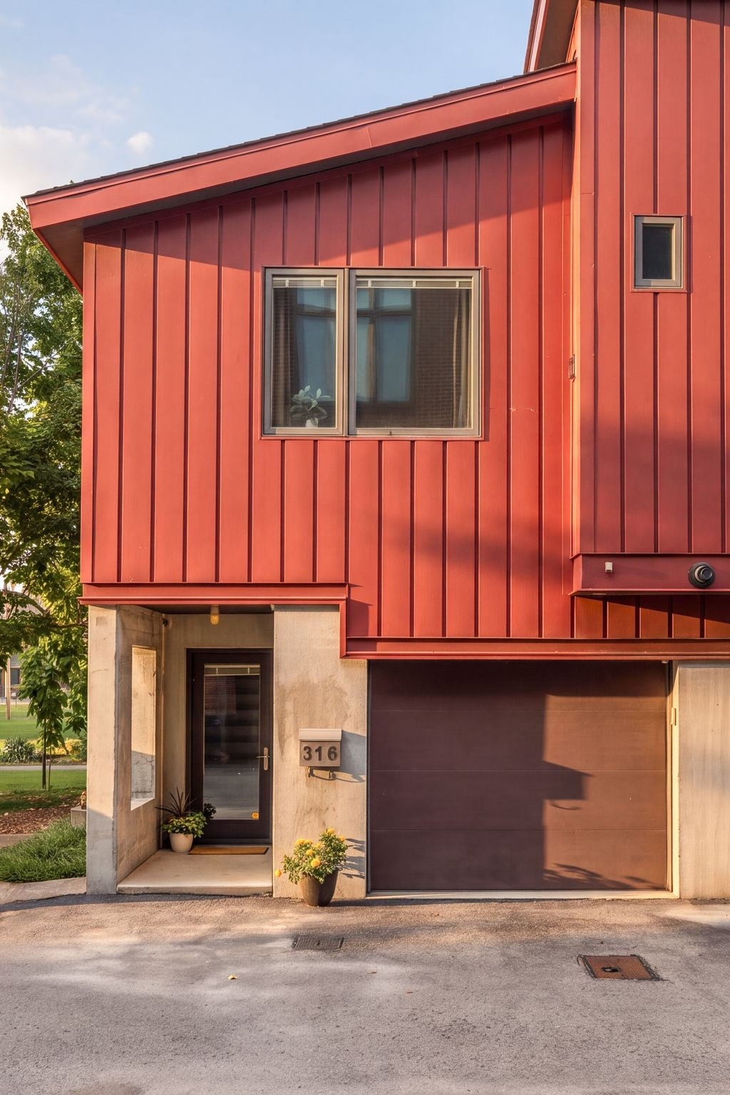 318 Van Buren St