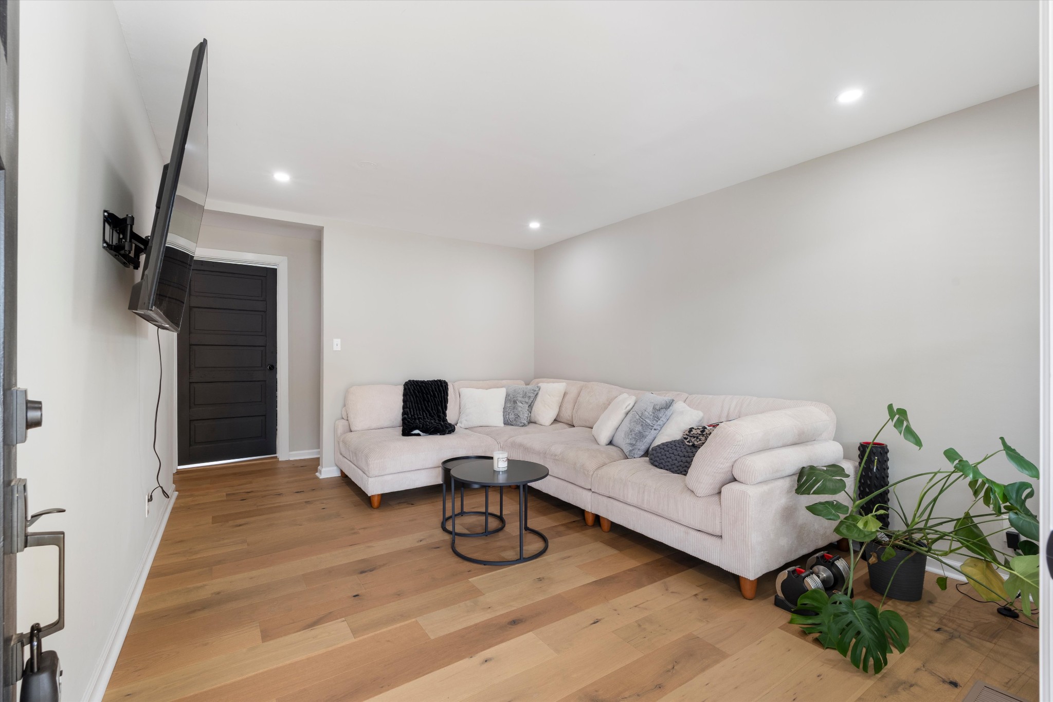 849 Denson Ave