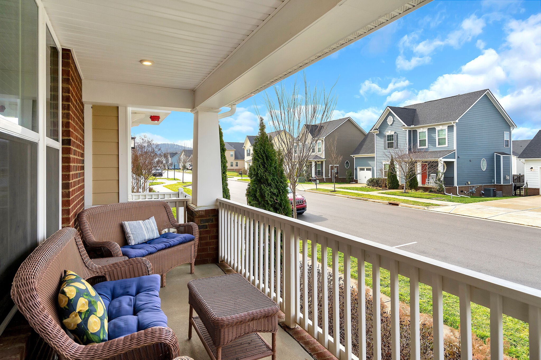 2073 Oglethorpe Dr