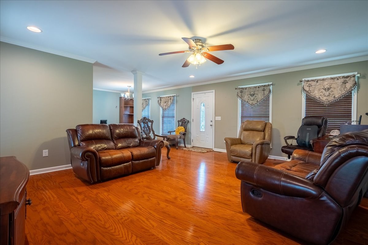 30 Taylor Cir