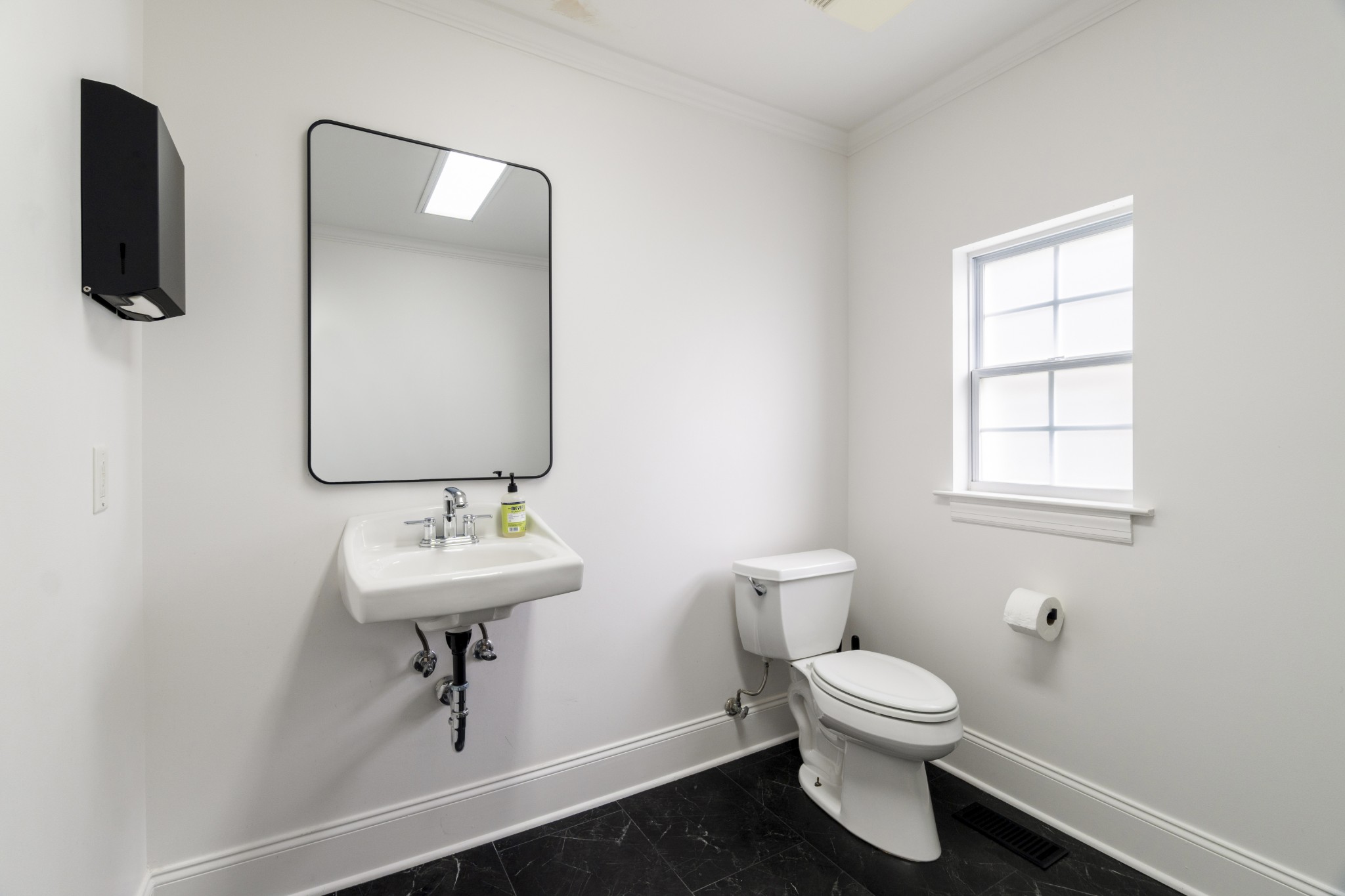4105 Hillsboro Cir
