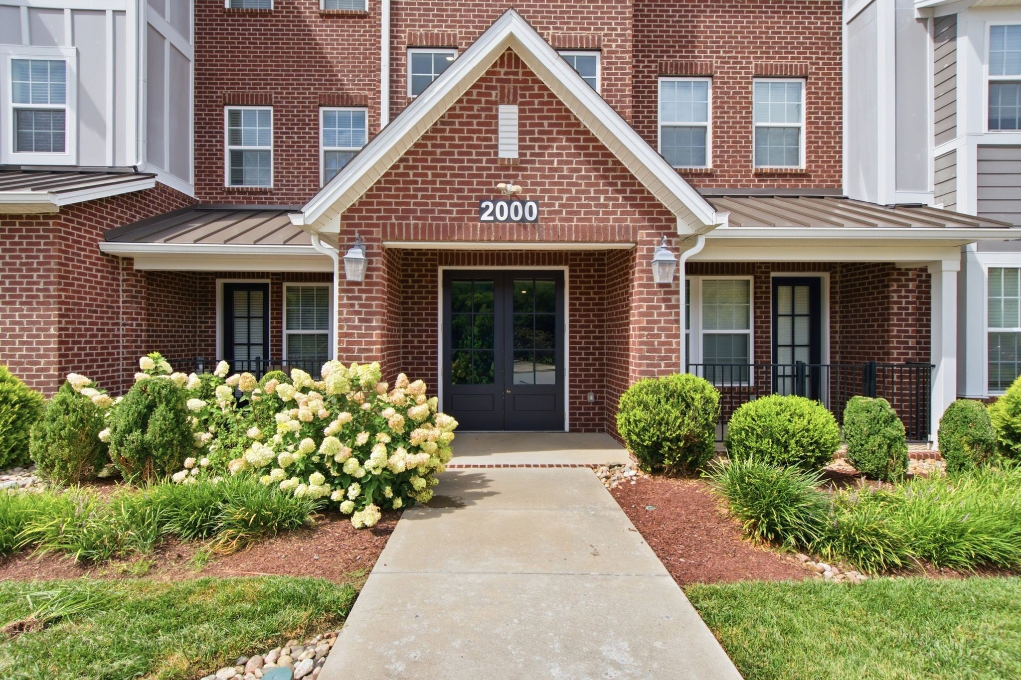 2000 Shadow Green Drive 102