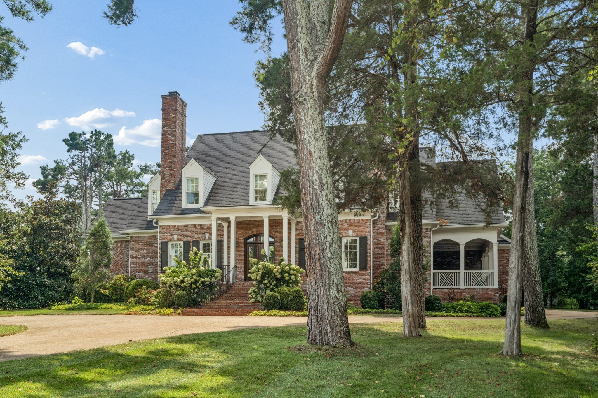 205 W Meade Dr