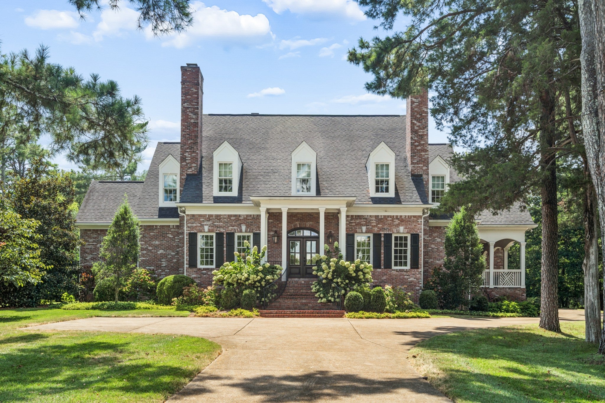 205 W Meade Dr