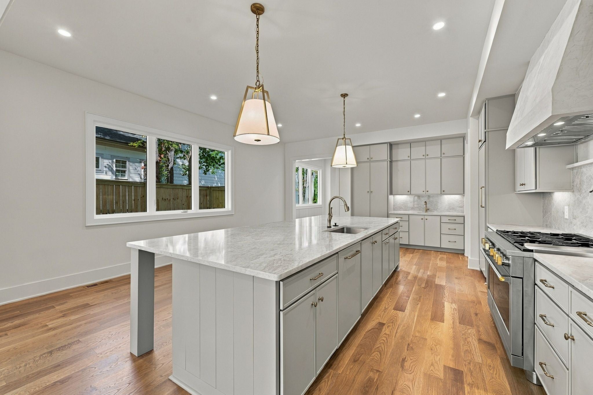 2203 Castleman Dr
