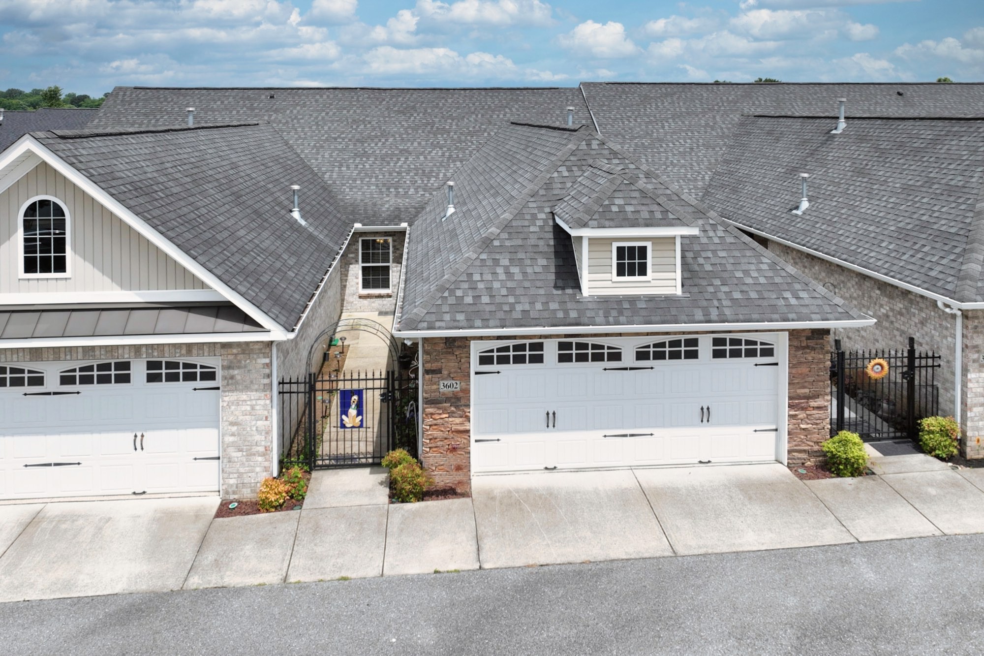 395 Devon Chase Hill 3602