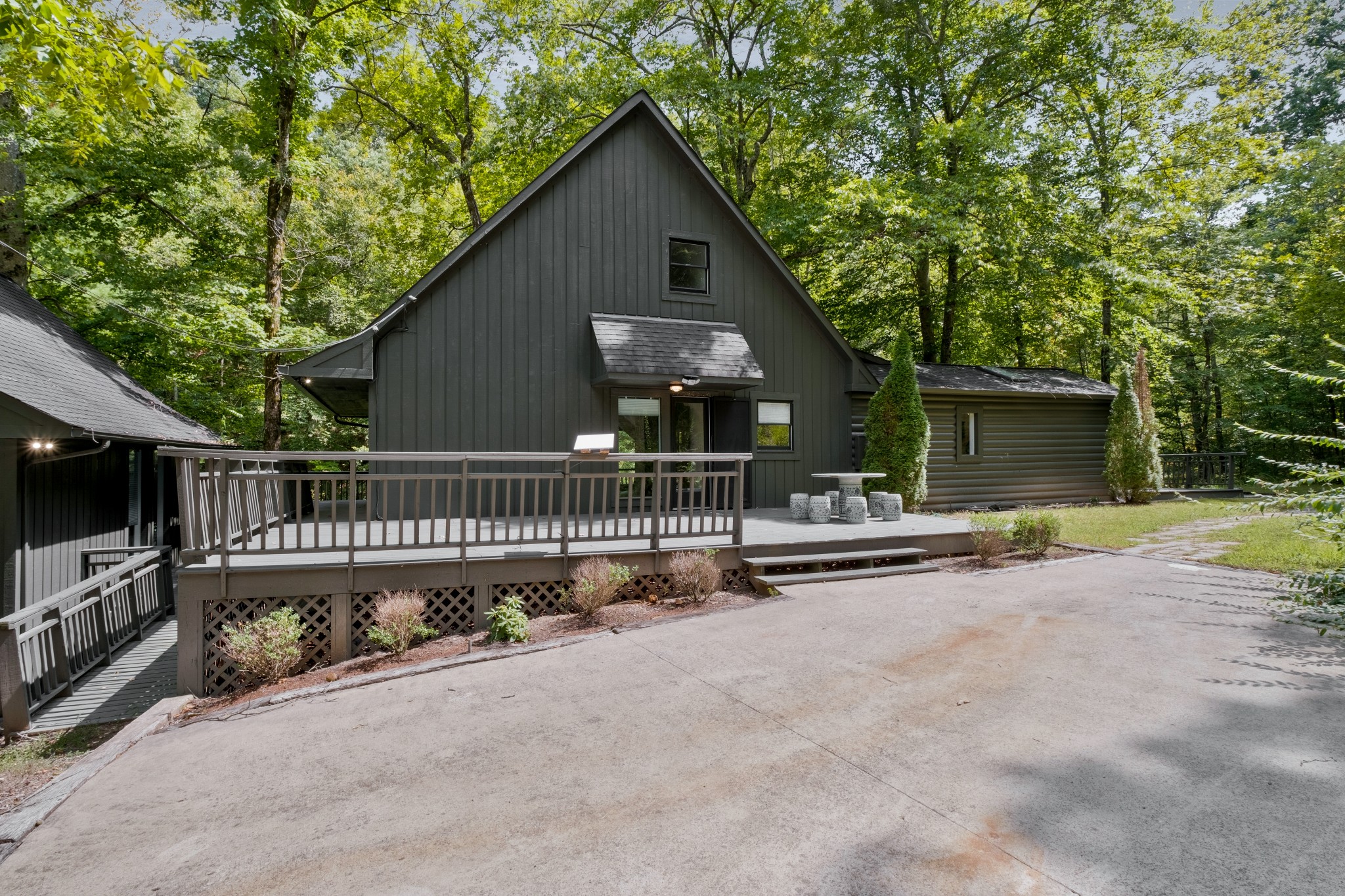 1099 Deer Wood Trl