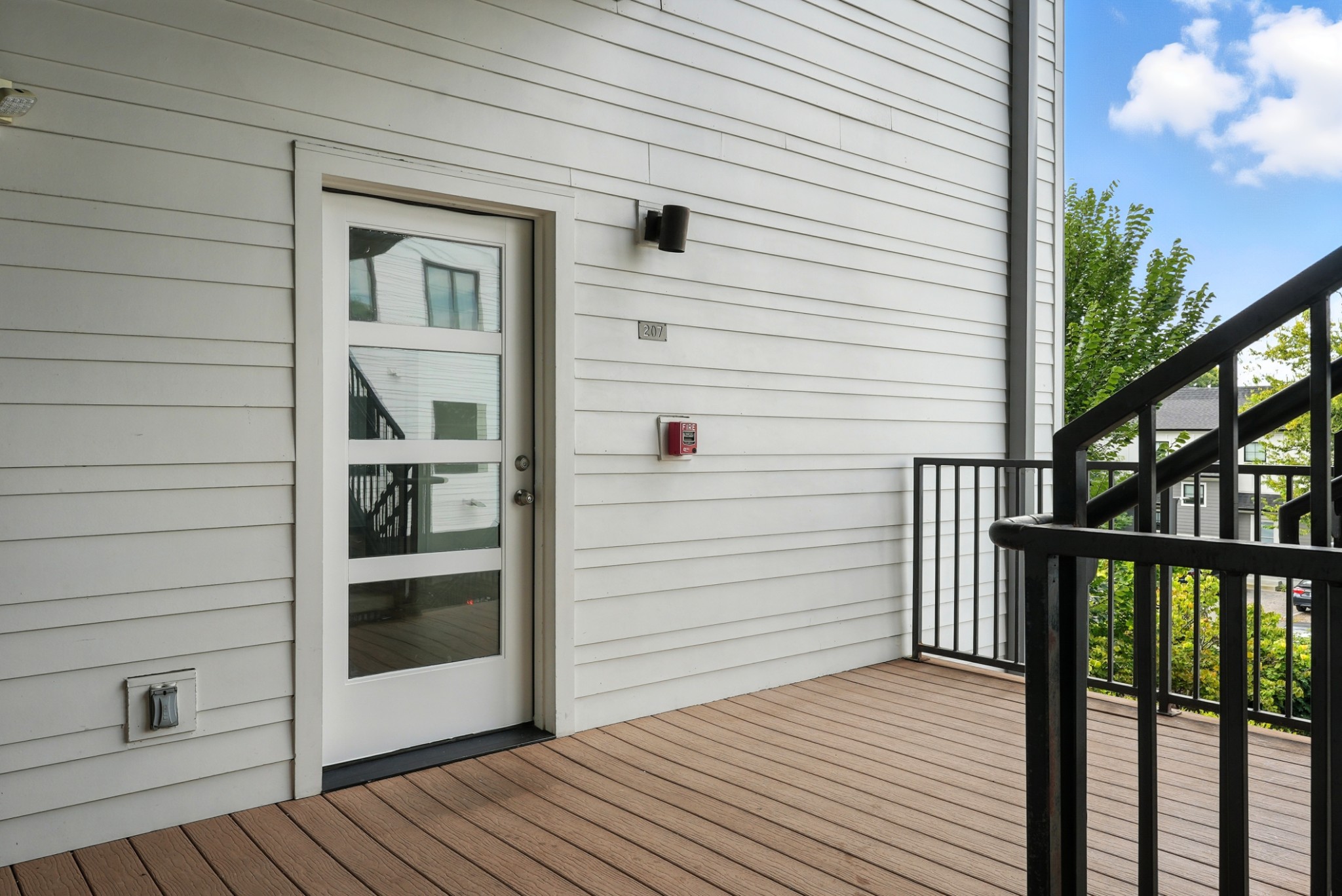 1402 Pillow St 207