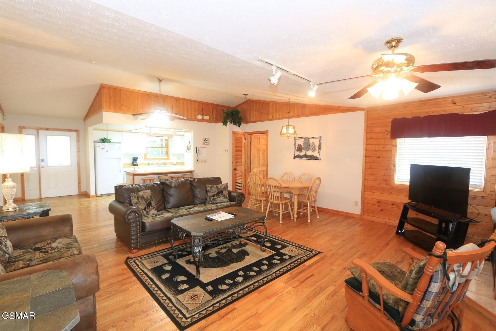 3609 Shady Grove Court