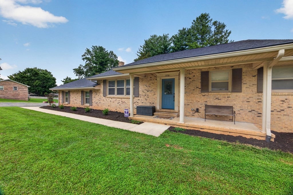 1036 Melrose Dr