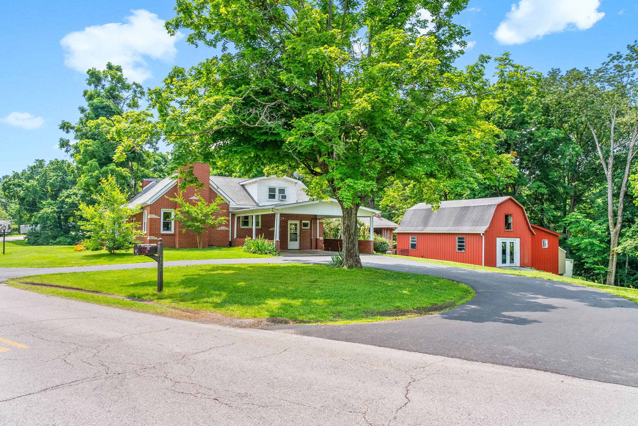 6085 Blue Springs Rd