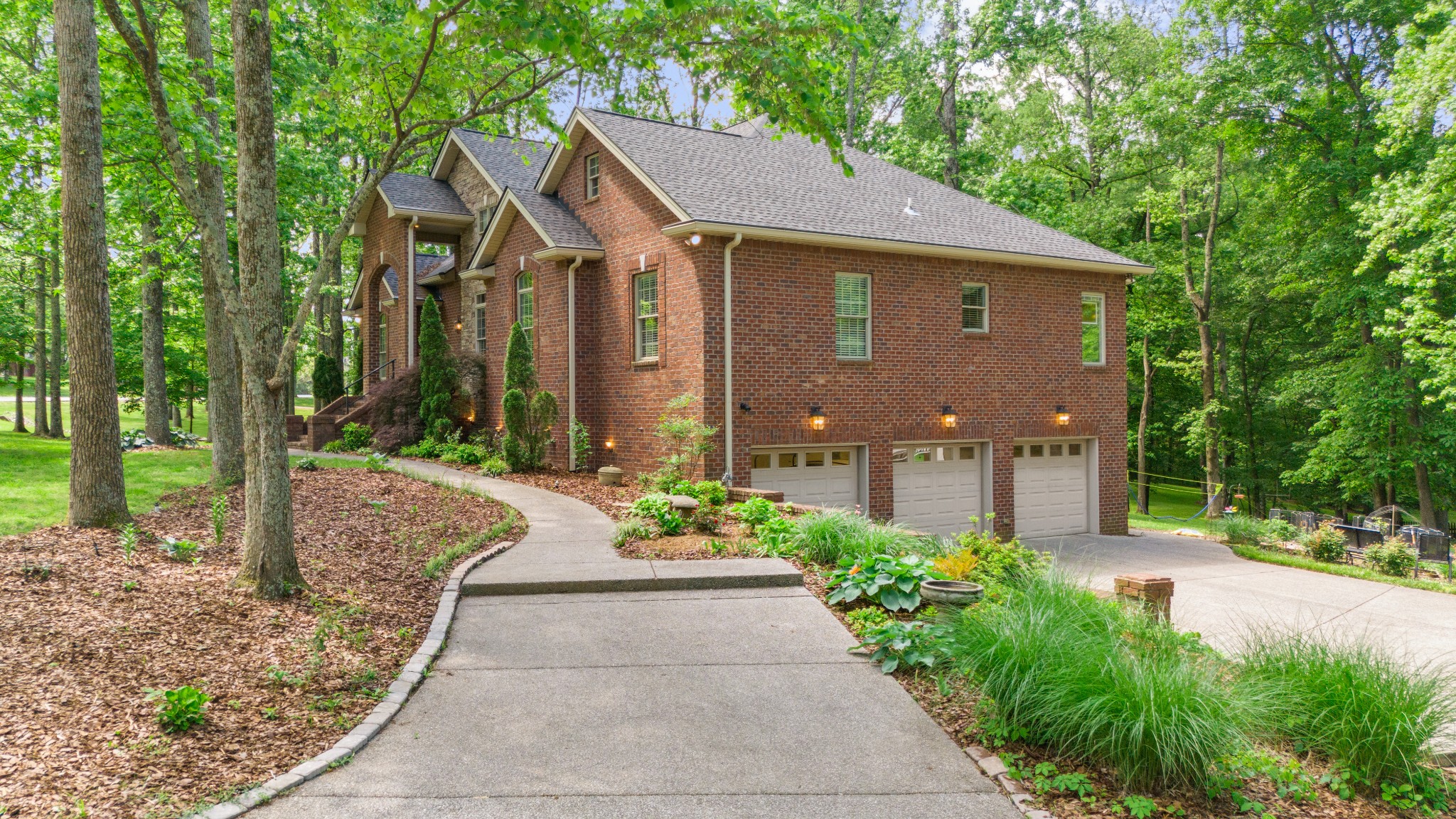 529 Chelsea Ln