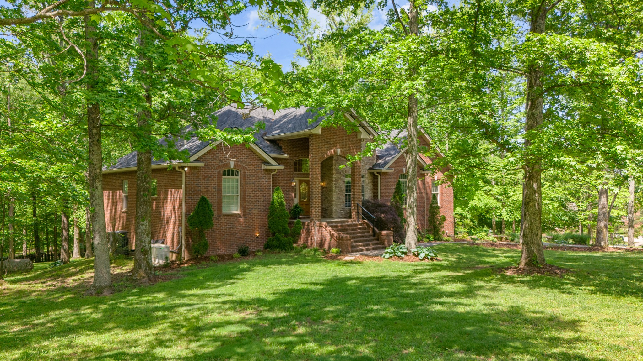 529 Chelsea Ln