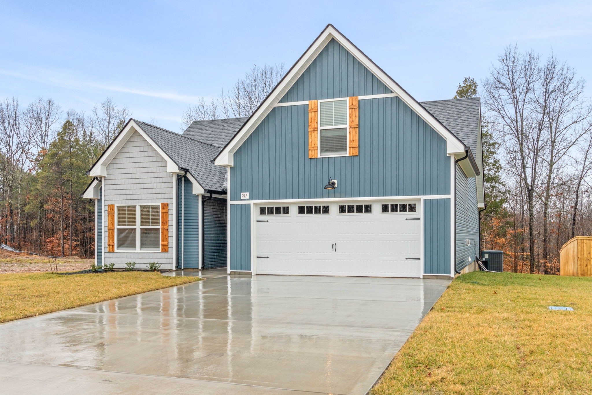 Clarksville, Tennessee 37040, United States, 3 Bedrooms Bedrooms, ,2 BathroomsBathrooms,Residential,Pending,44950