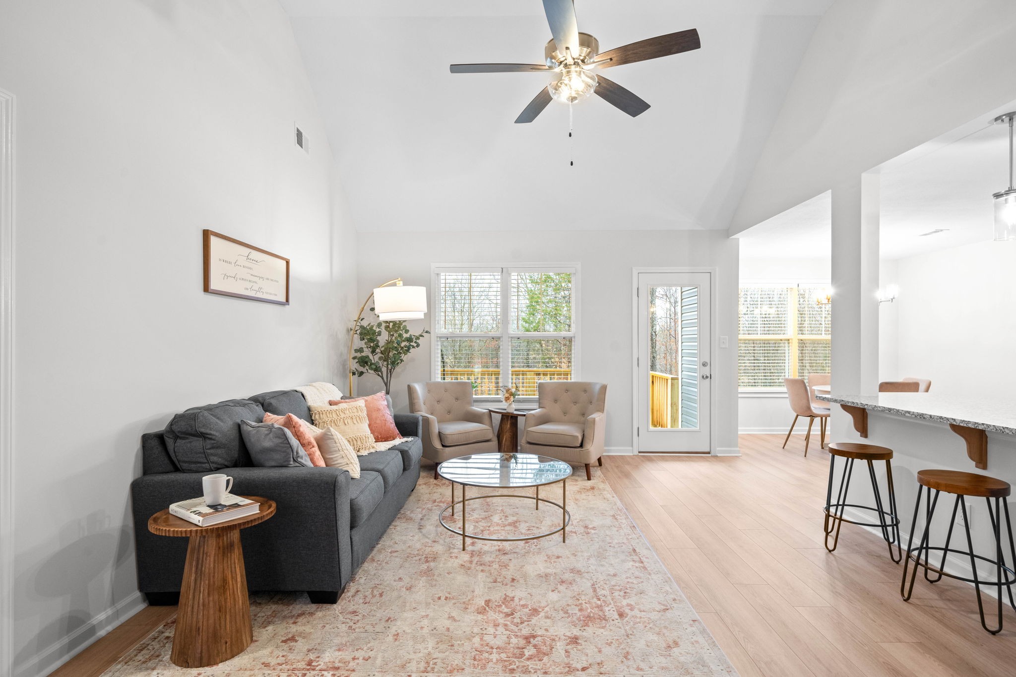 Clarksville, Tennessee 37040, United States, 3 Bedrooms Bedrooms, ,2 BathroomsBathrooms,Residential,Pending,44950